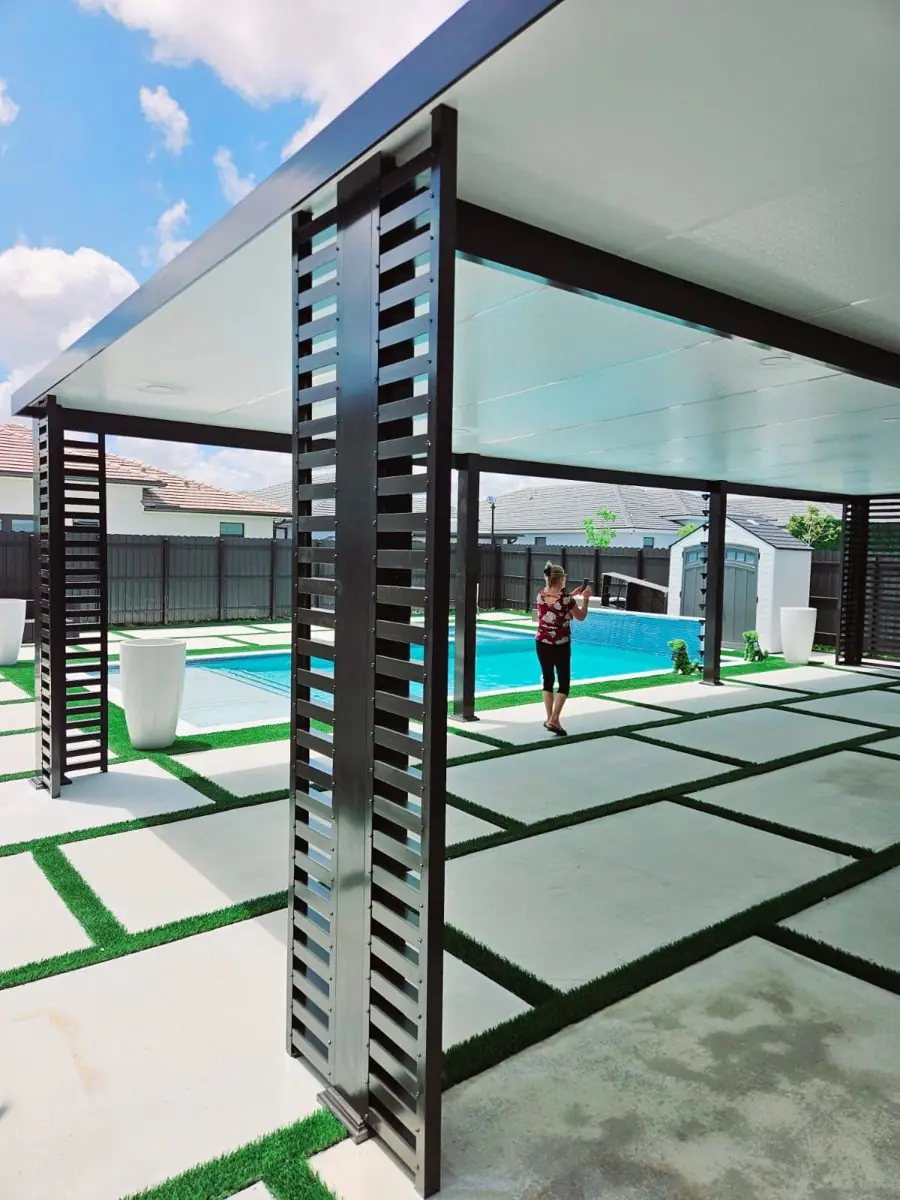 Pergola with slat wall and TV — Pergola by Proper Roofing